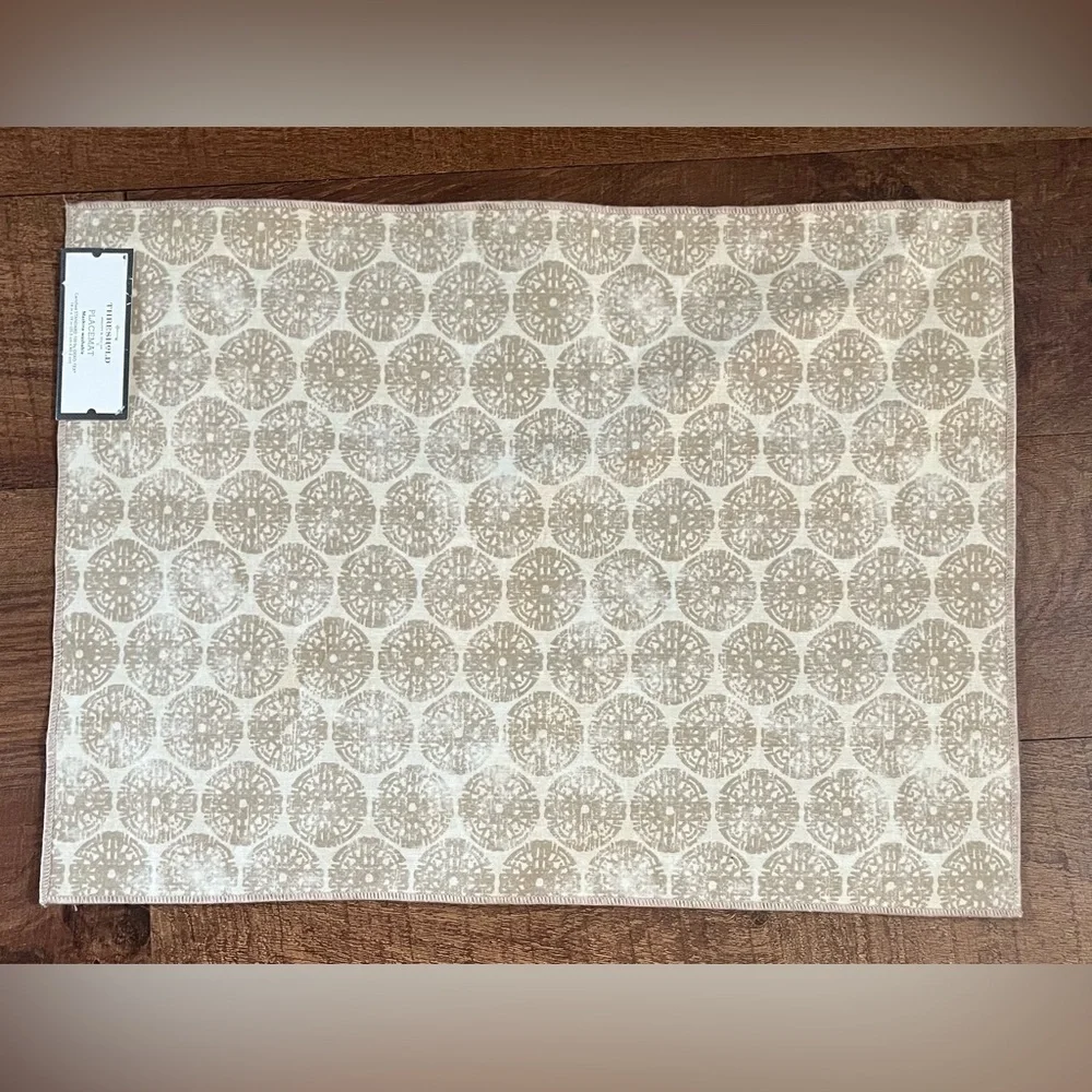 NWT set of 4 threshold beige medallion placemats 14”x19” each